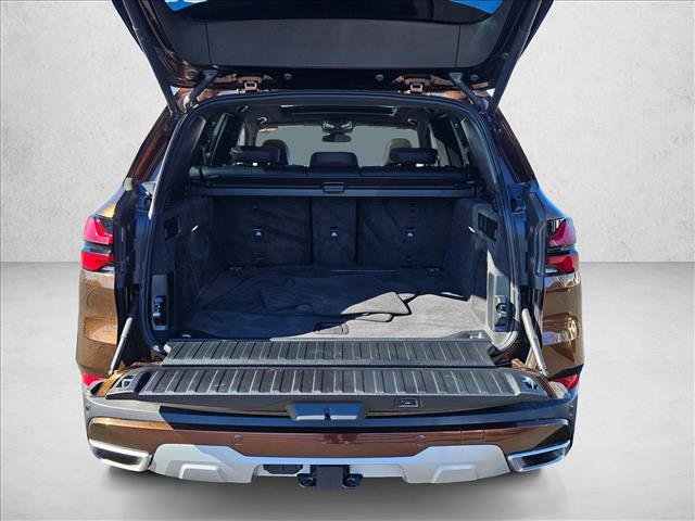 Used 2025 BMW X5 xDrive40i w/ Parking Assistance Package image 6