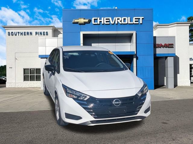 Used 2025 Nissan Versa S w/ Trunk Package