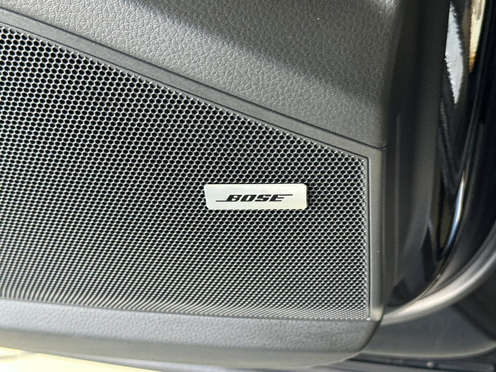 Certified 2025 Porsche Cayenne AWD/4WD image 21