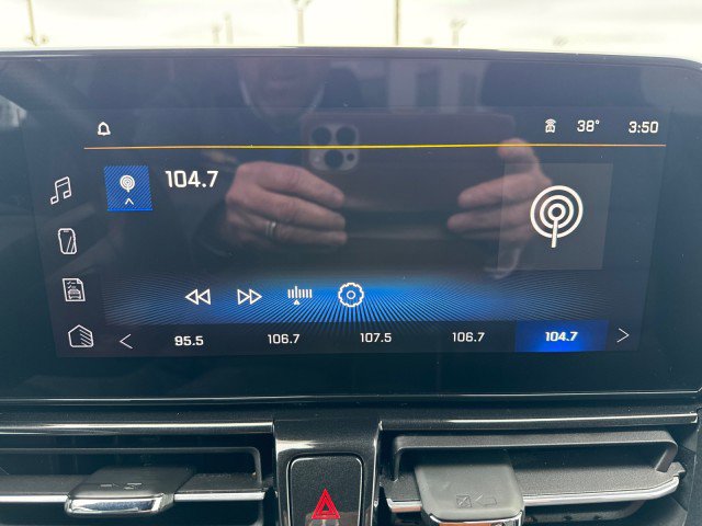 Used 2024 Chevrolet TrailBlazer RS image 21