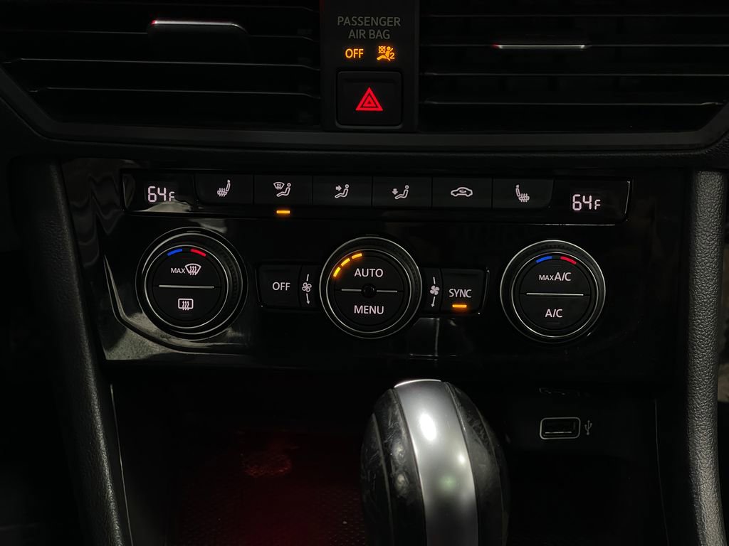 Used 2019 Volkswagen Jetta SEL image 23