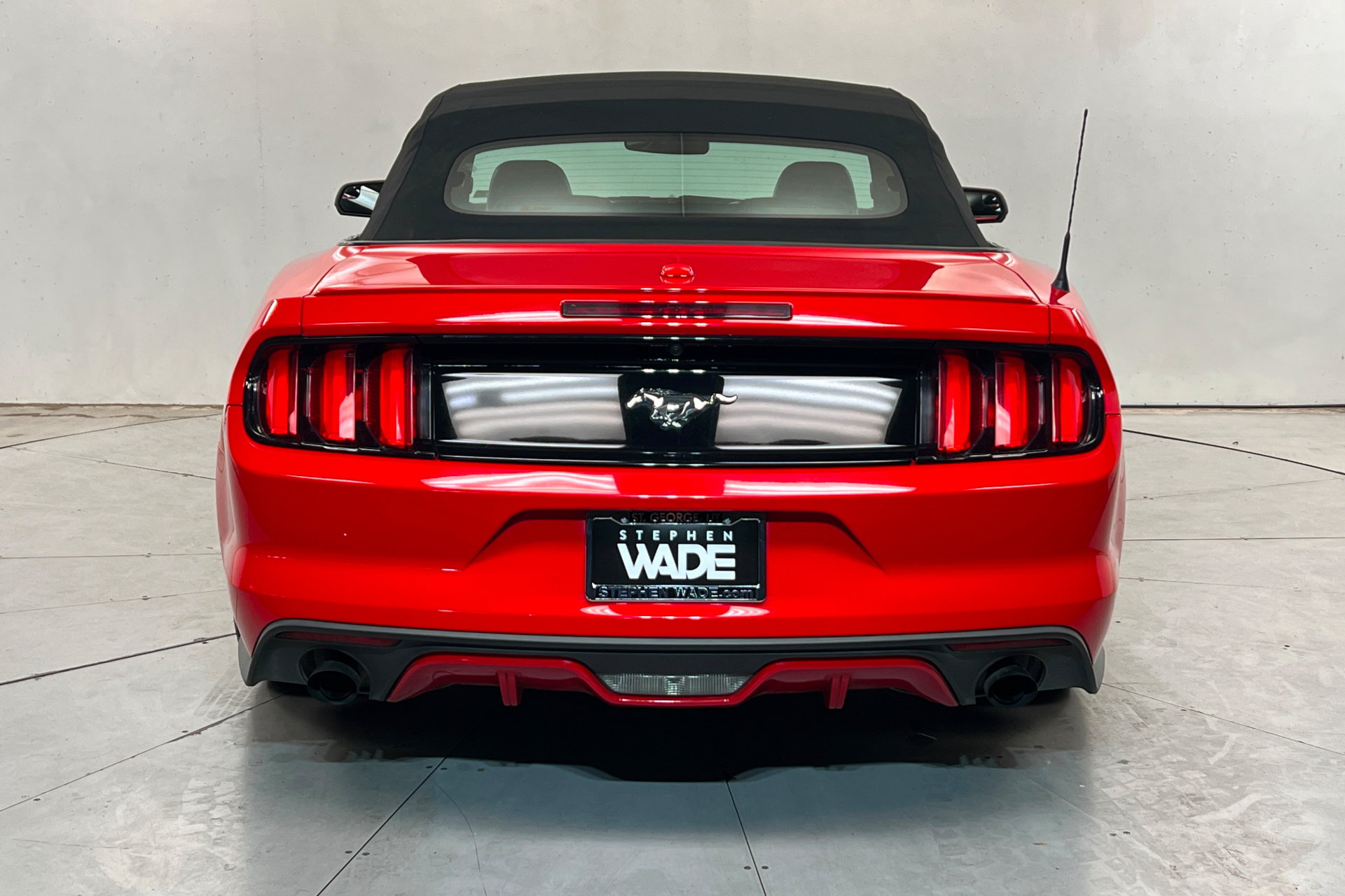 Used 2015 Ford Mustang Premium RWD image 5