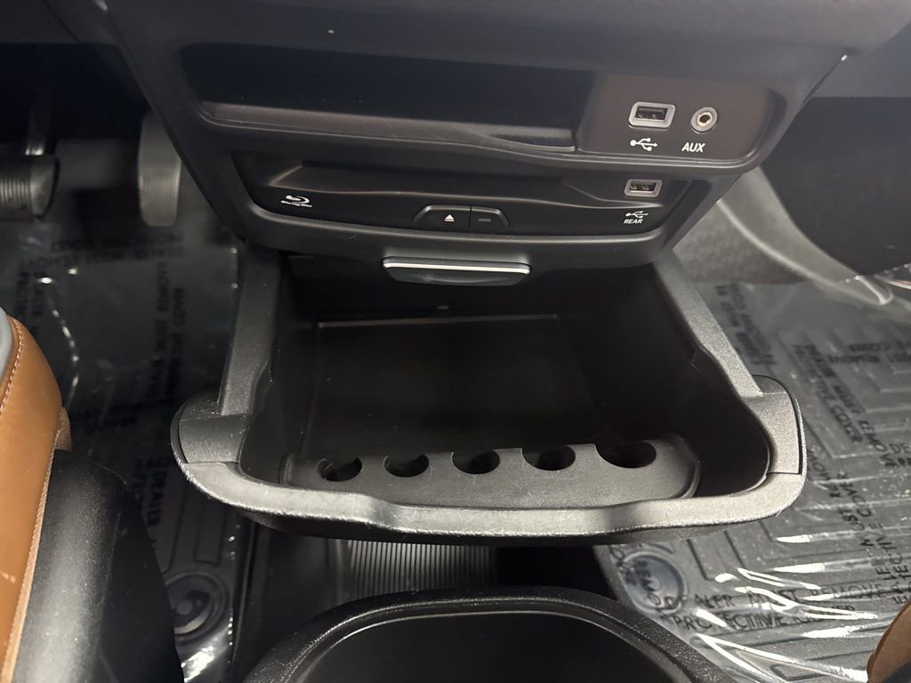 Used 2020 Chrysler Pacifica Limited w/ Advanced Safetytec Group image 21