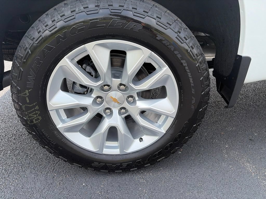 New 2026 Chevrolet Silverado 1500 Custom AWD/4WD image 11