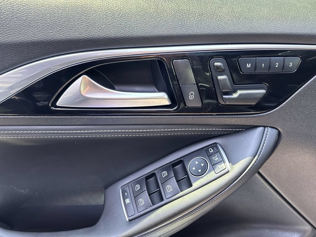 Certified 2018 INFINITI QX30 Sport w/ Sport Leather Package FWD image 15