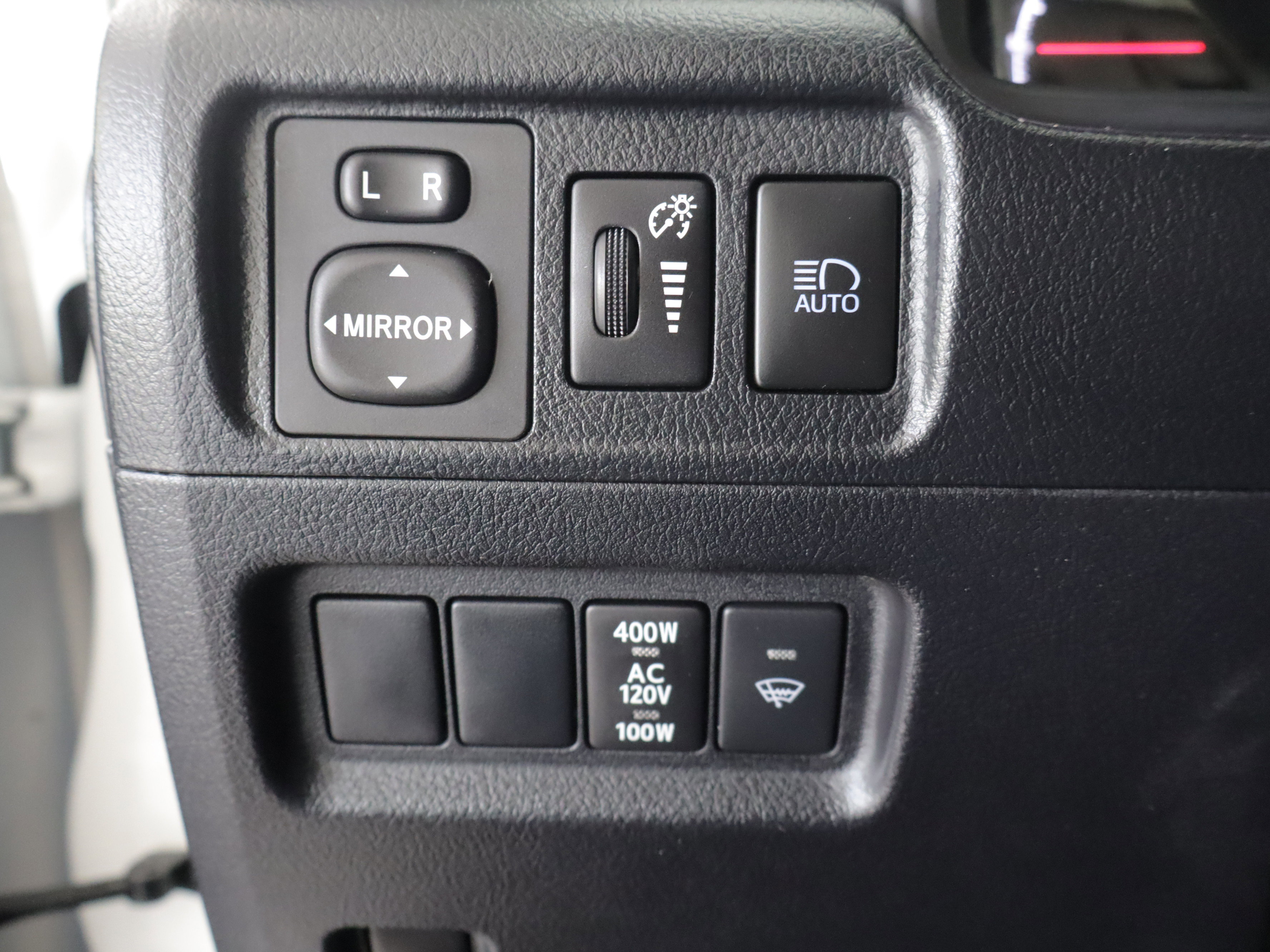 Used 2022 Toyota 4Runner SR5 AWD/4WD image 19