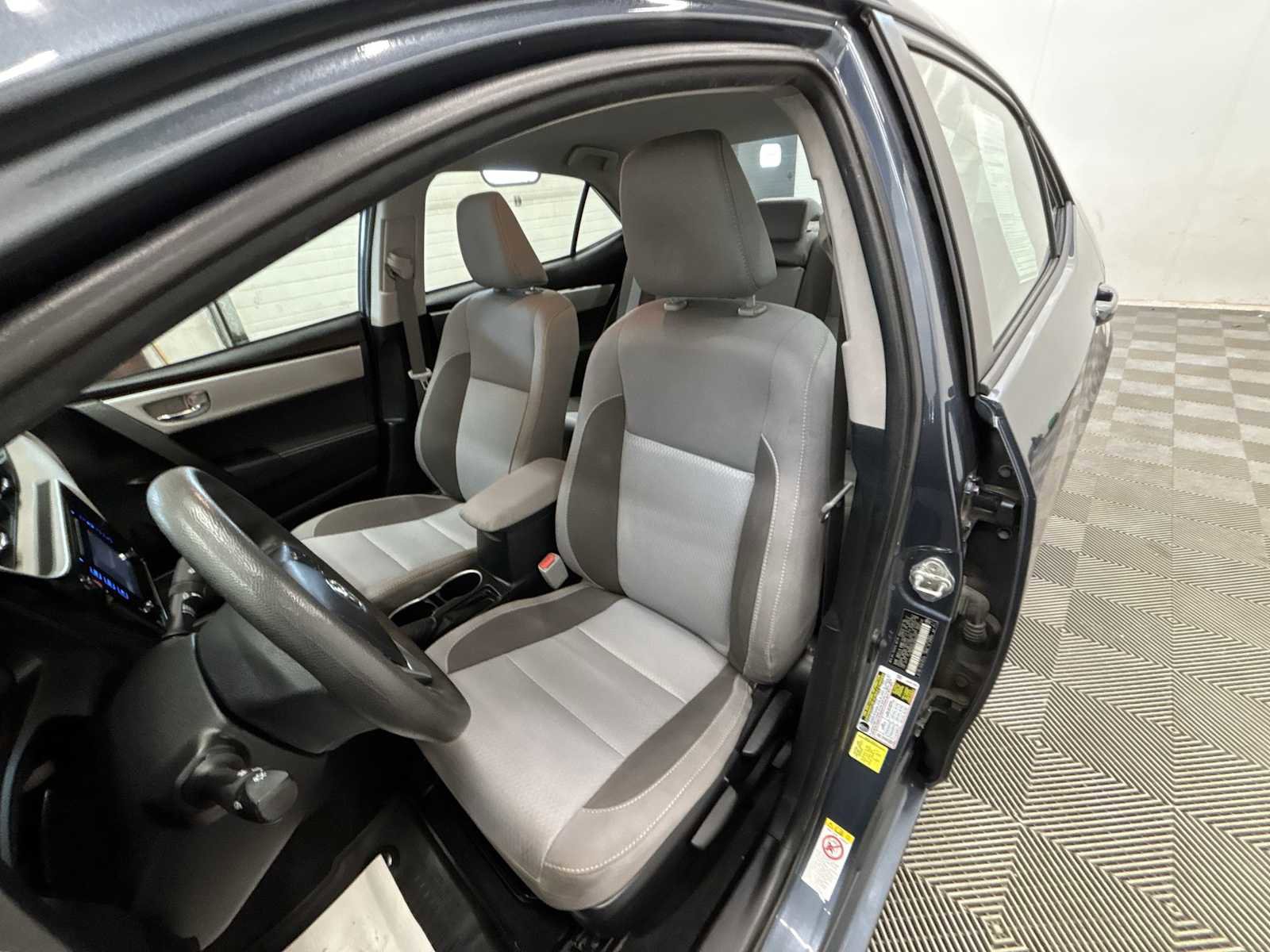 Used 2018 Toyota Corolla LE image 13