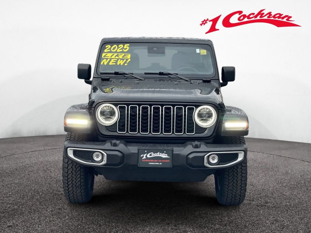 Used 2025 Jeep Wrangler Unlimited Sahara AWD/4WD image 35