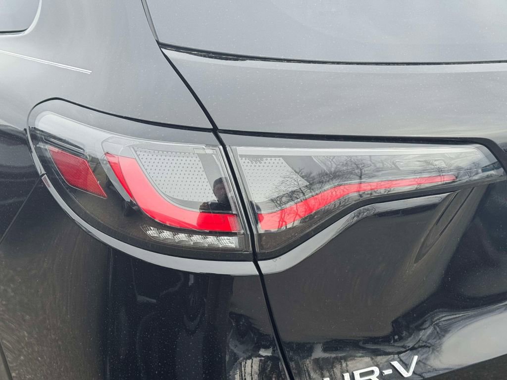 Used 2024 Honda HR-V EX-L image 9