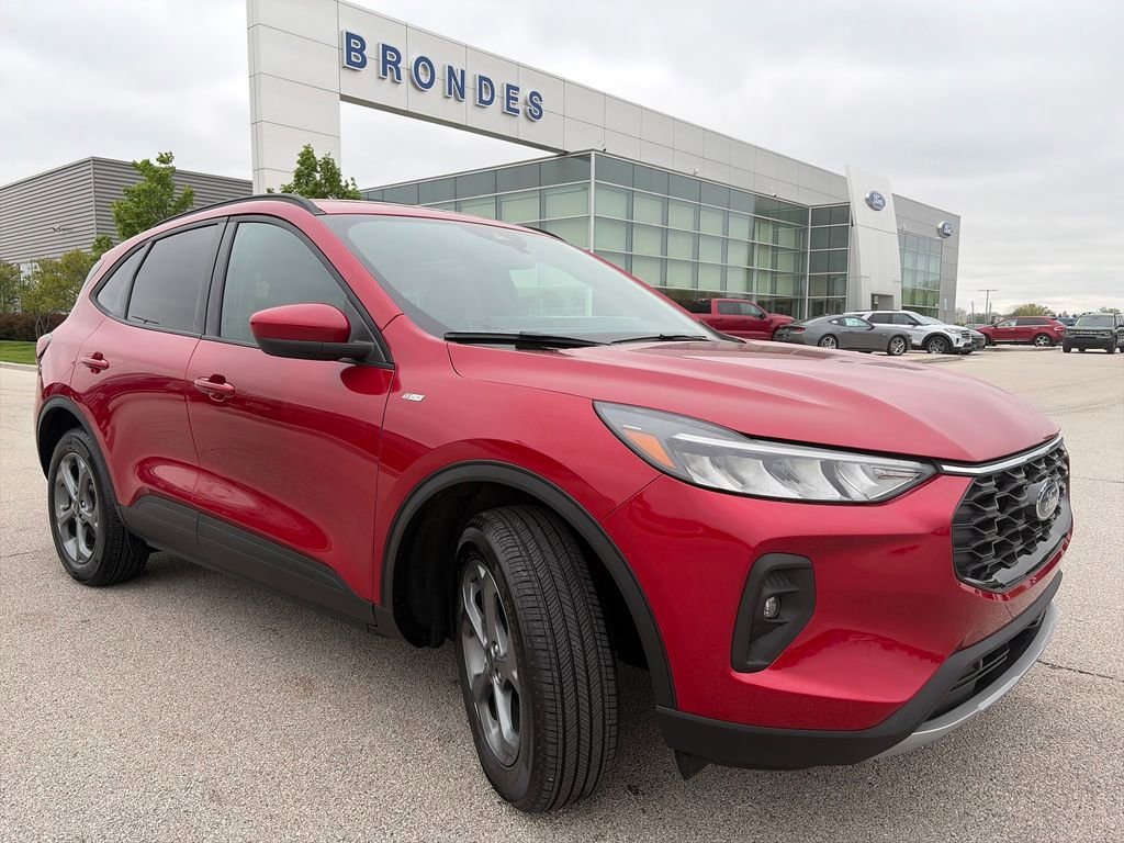Used 2025 Ford Escape ST-Line Select w/ Tech Pack #1 AWD/4WD image 1