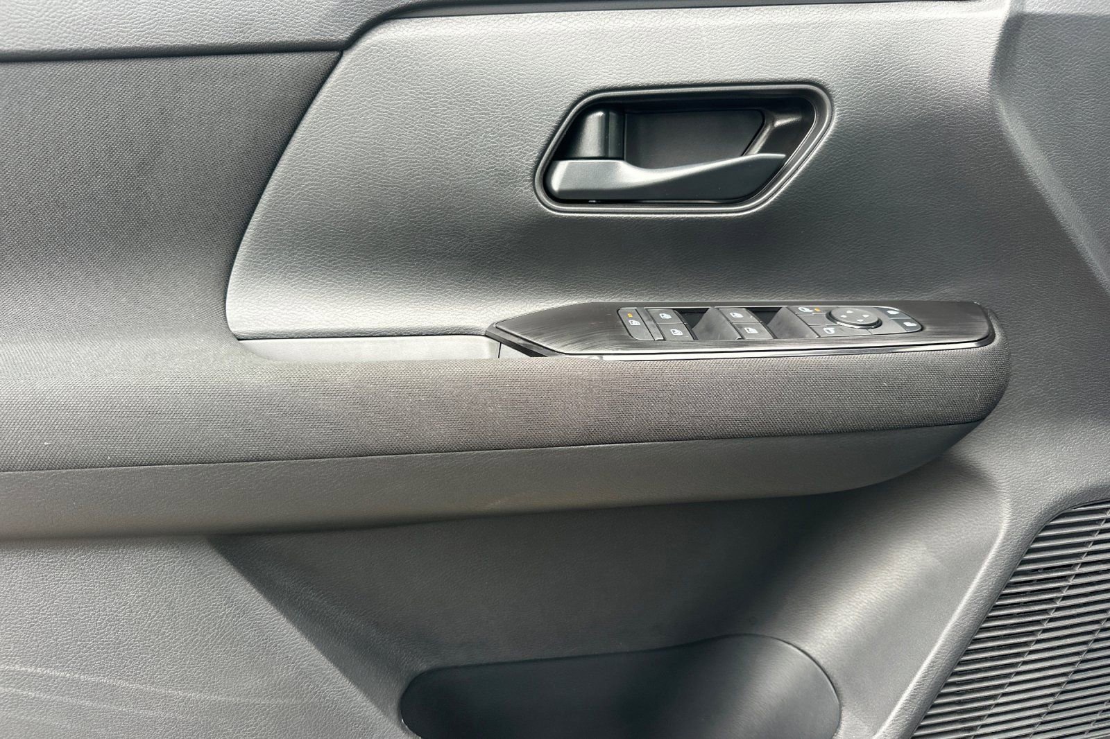 New 2026 Nissan Kicks S image 12