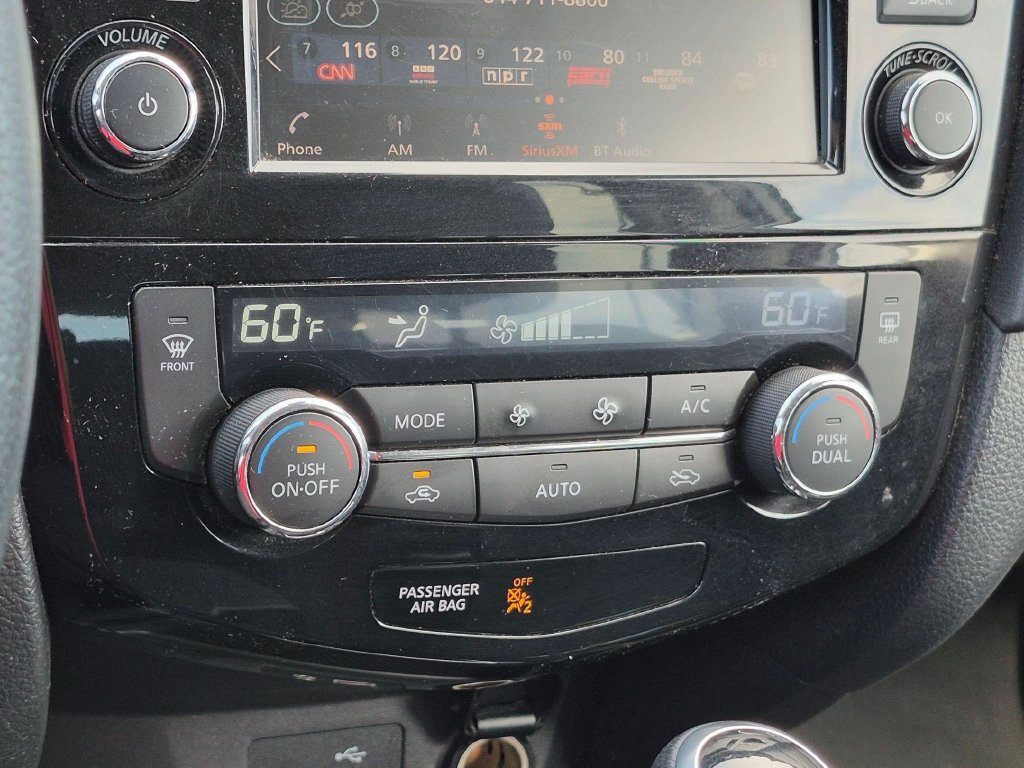 Used 2020 Nissan Rogue SV AWD/4WD image 16