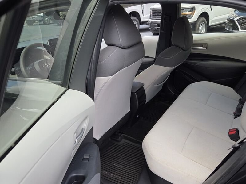Used 2021 Toyota Corolla LE FWD image 9