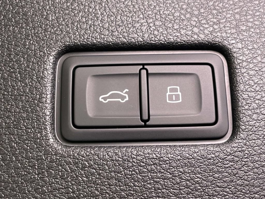 New 2026 Audi SQ8 Prestige AWD/4WD image 21