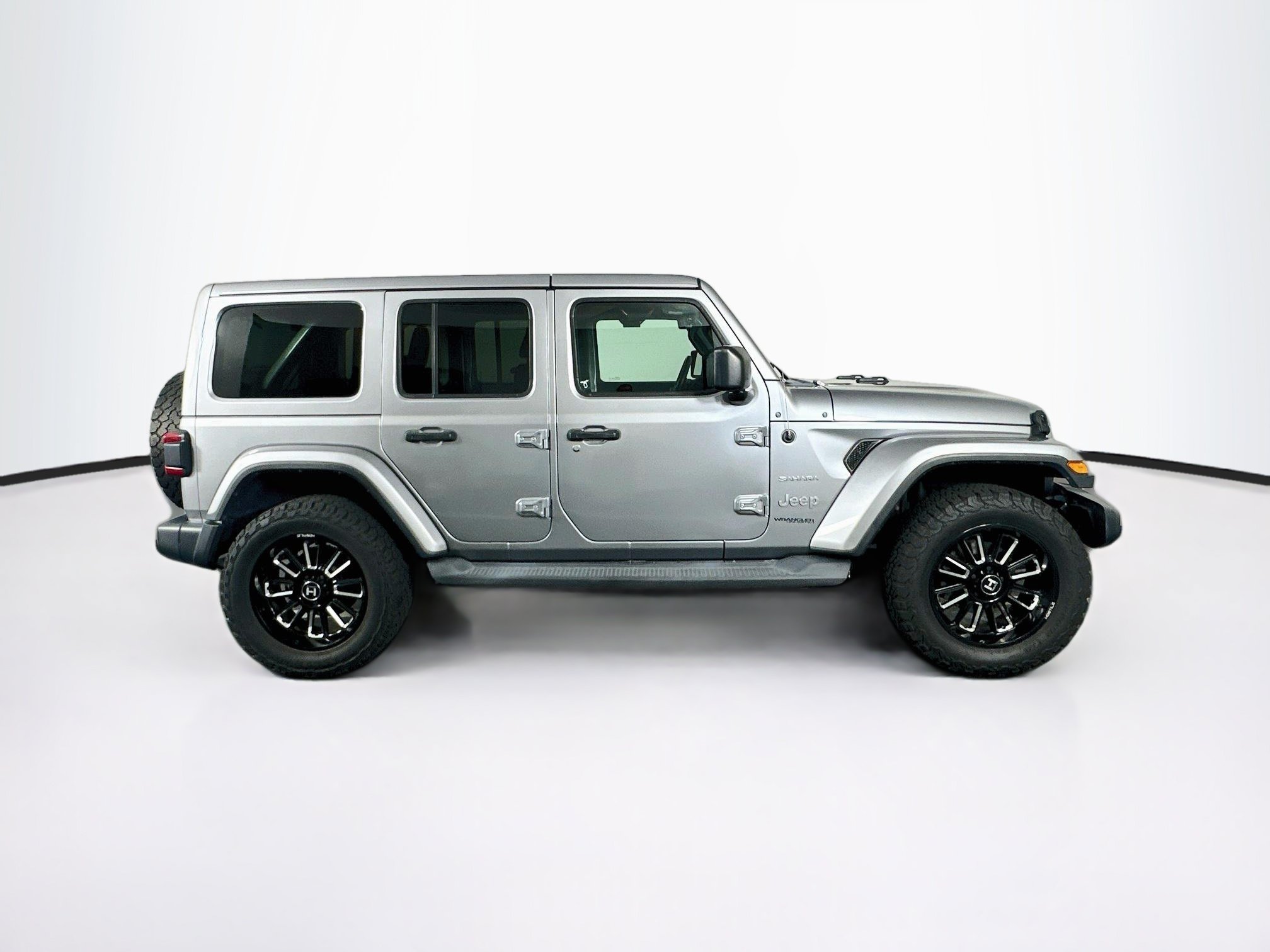 Used 2018 Jeep Wrangler Unlimited Sahara AWD/4WD image 10