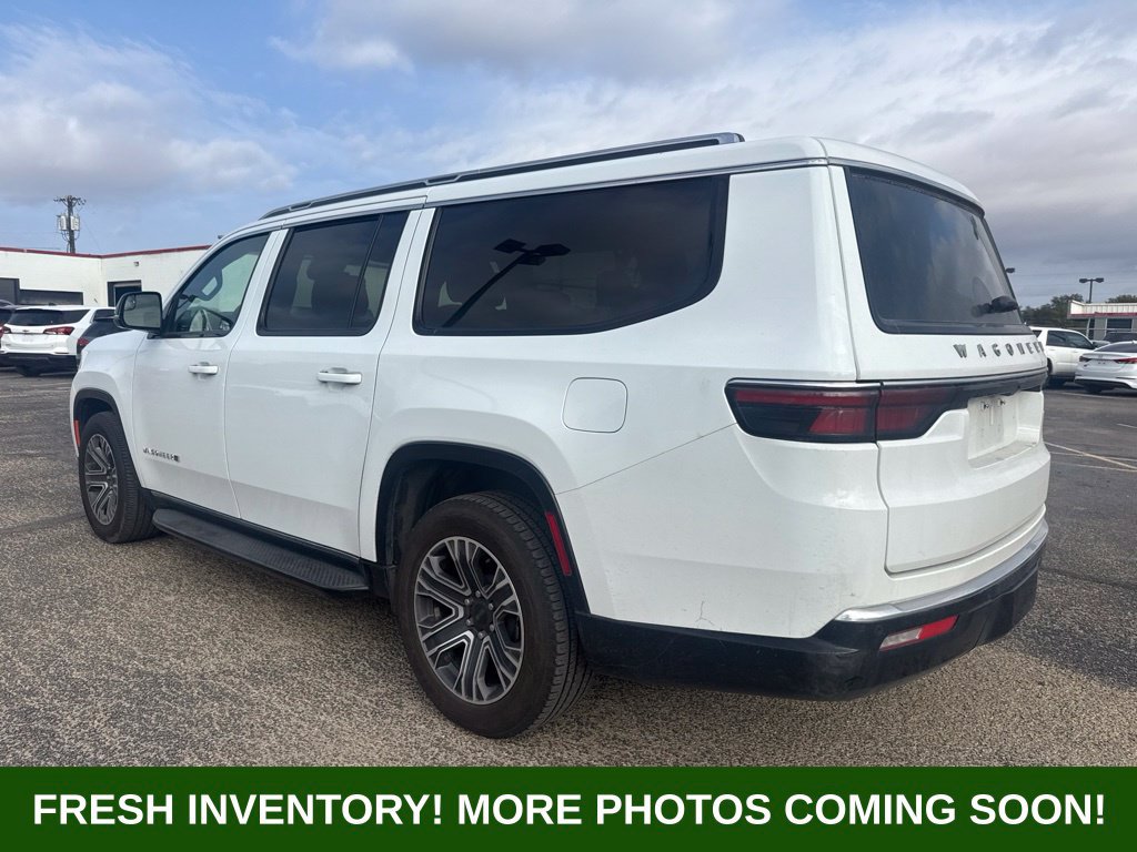 Used 2024 Jeep Wagoneer L Series II w/ Flexible Seating Group RWD image 4