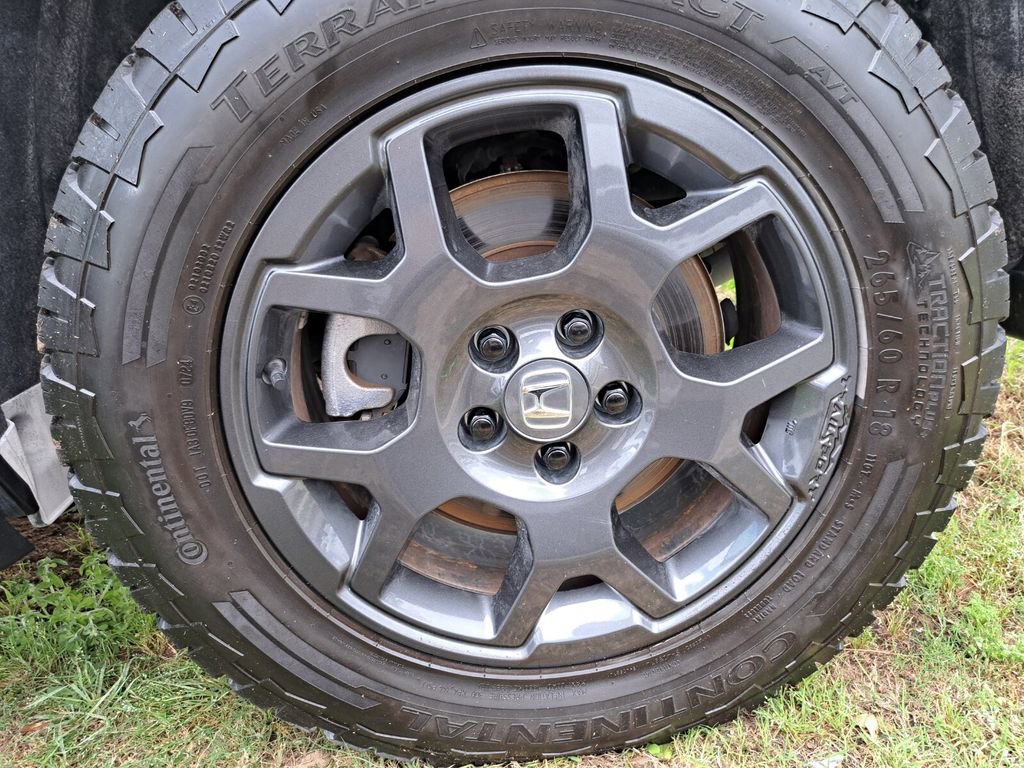 Used 2025 Honda Pilot TrailSport image 27