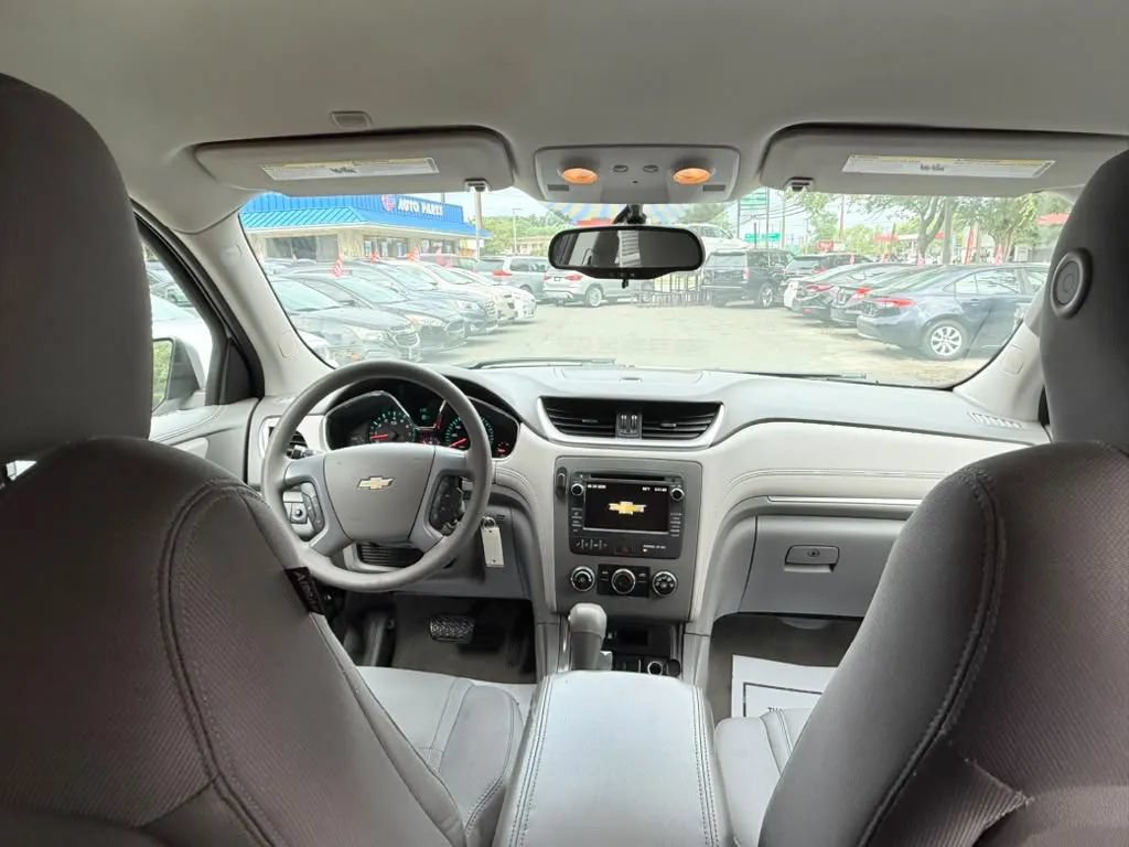 Used 2017 Chevrolet Traverse LS AWD/4WD image 18