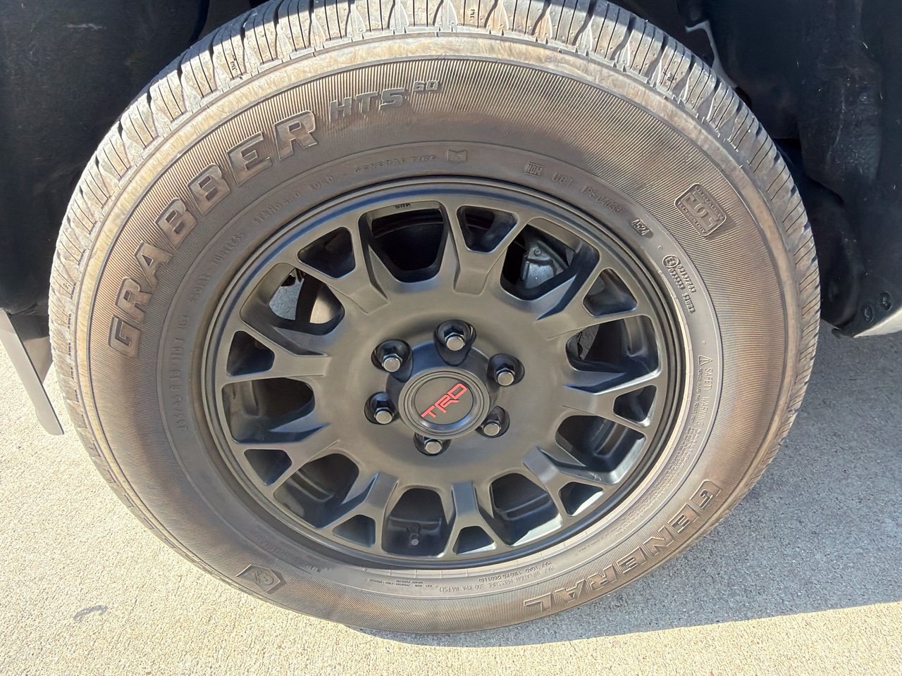 Used 2024 Toyota Tacoma SR5 AWD/4WD image 12
