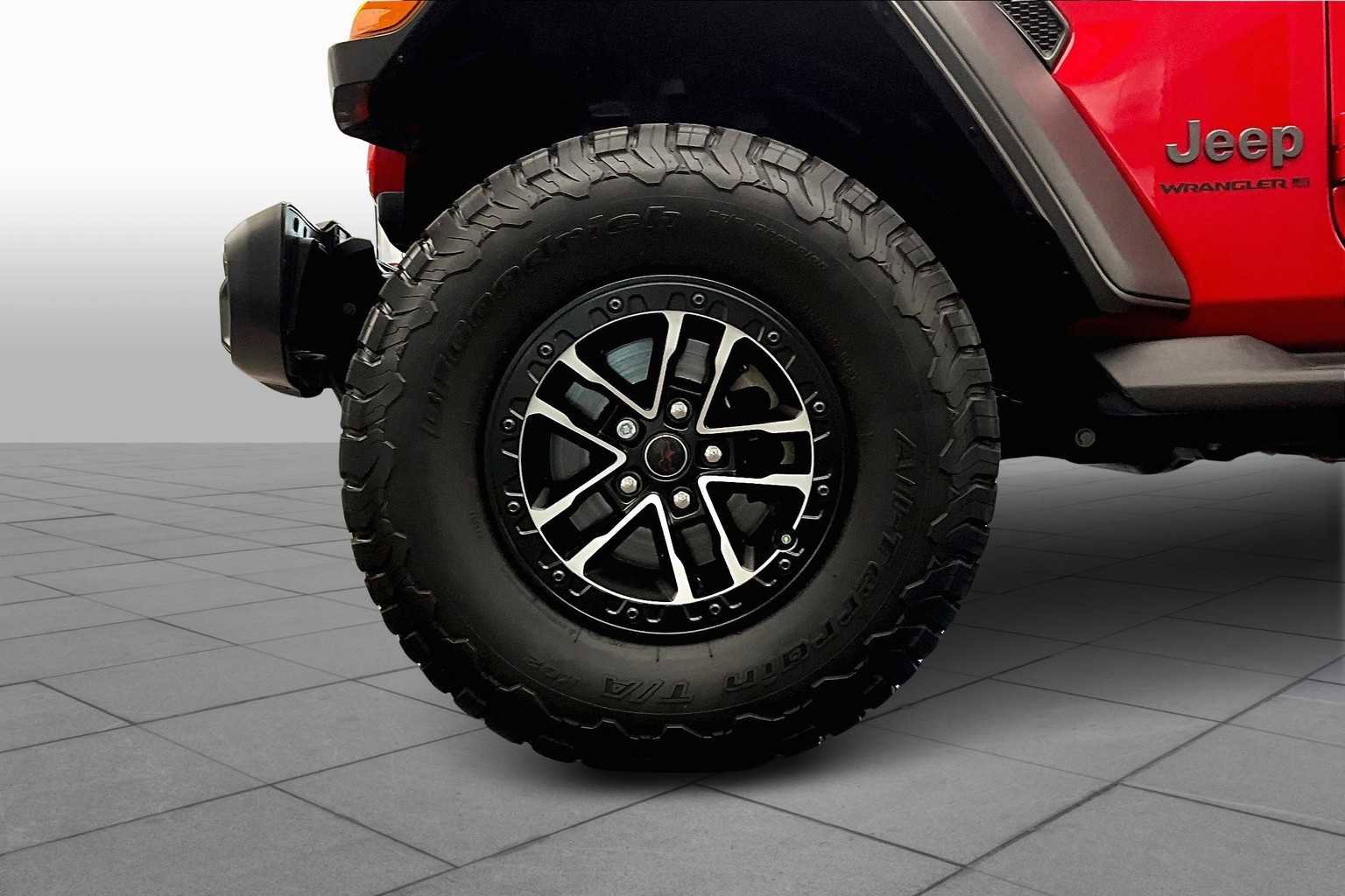 Used 2024 Jeep Wrangler Rubicon w/ XTREMEE 35" Tire Package image 9