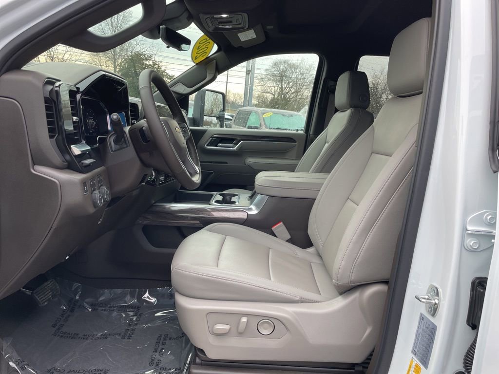 New 2026 Chevrolet Silverado 2500 LTZ w/ LTZ Convenience Package image 4