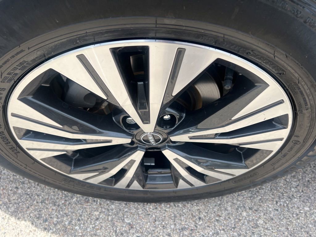 Certified 2023 Nissan Rogue SV AWD/4WD image 39