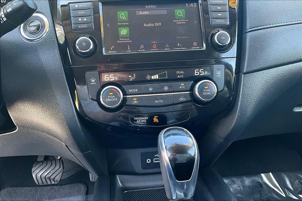 Used 2018 Nissan Rogue SV w/ Premium Package image 15