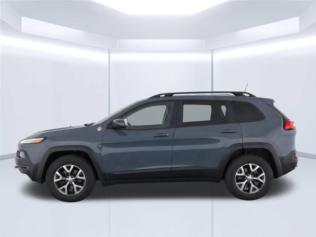 Used 2014 Jeep Cherokee Trailhawk w/ Leather Interior Group AWD/4WD image 9