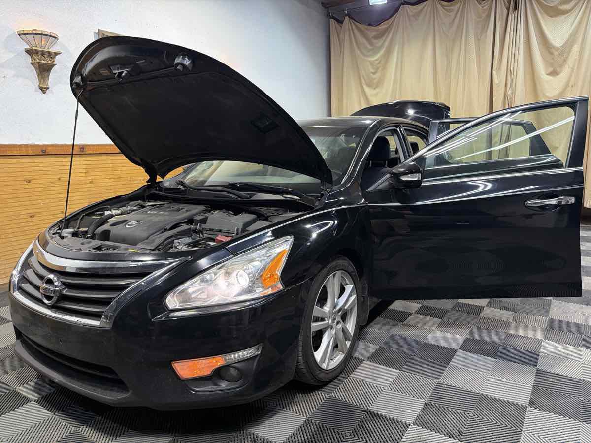 Used 2015 Nissan Altima 3.5 SL FWD image 10