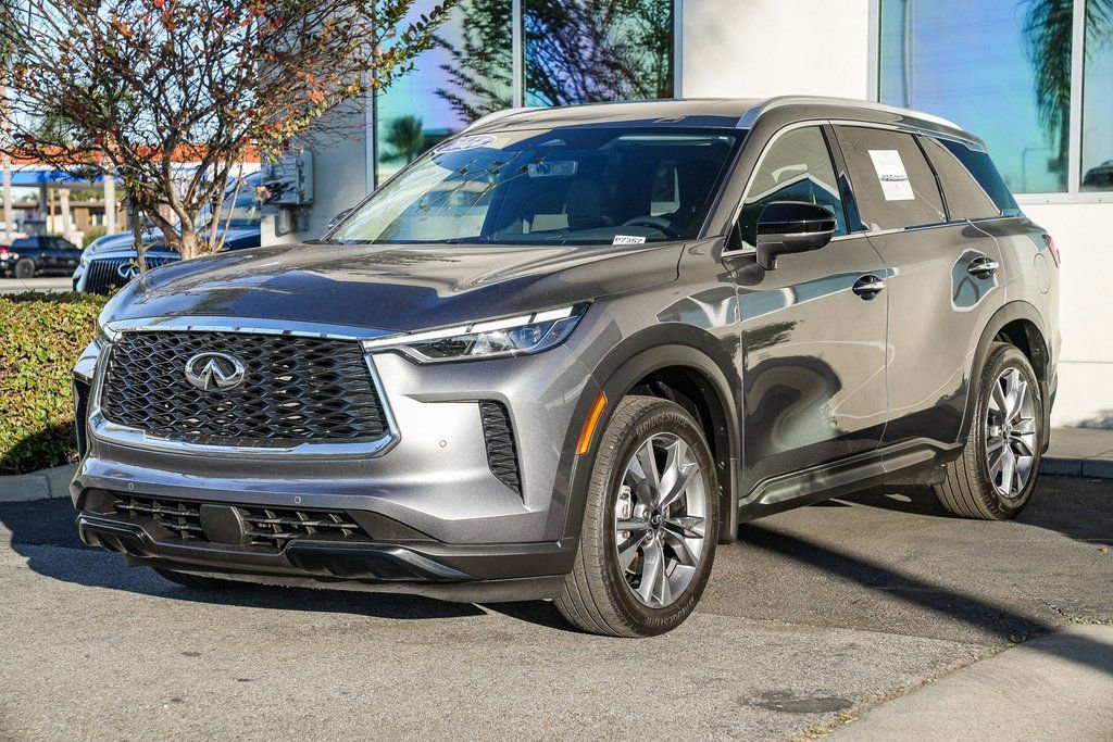 Certified 2024 INFINITI QX60 Luxe image 3