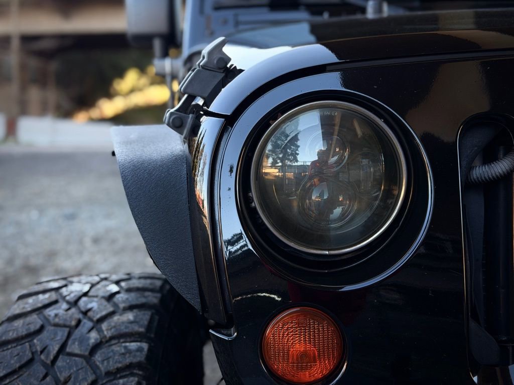 Used 2010 Jeep Wrangler Unlimited Islander image 10