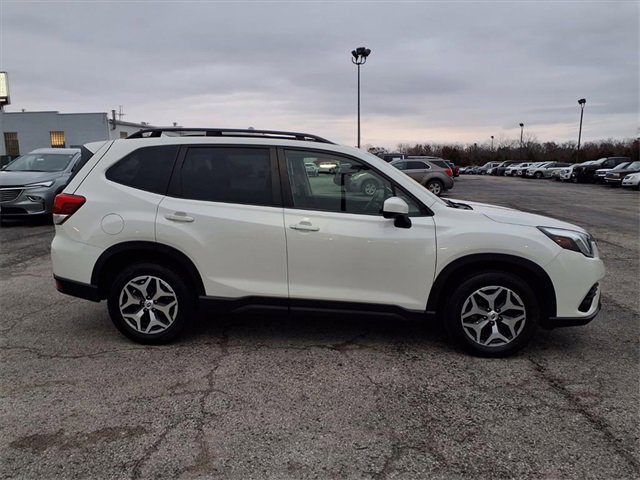 Used 2022 Subaru Forester Premium image 6