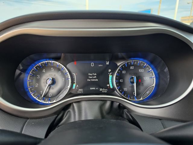 Used 2023 Chrysler Pacifica Touring-L FWD image 19
