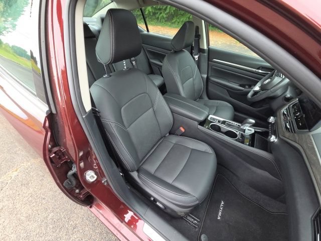 Used 2025 Nissan Altima 2.5 SL FWD image 25
