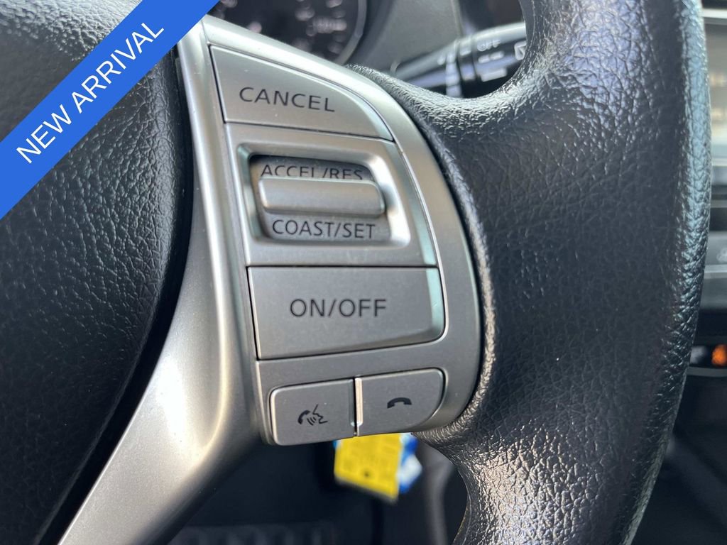 Used 2015 Nissan Rogue S AWD/4WD image 30