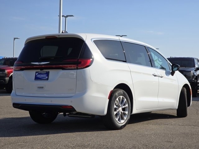 New 2026 Chrysler Pacifica Select image 25
