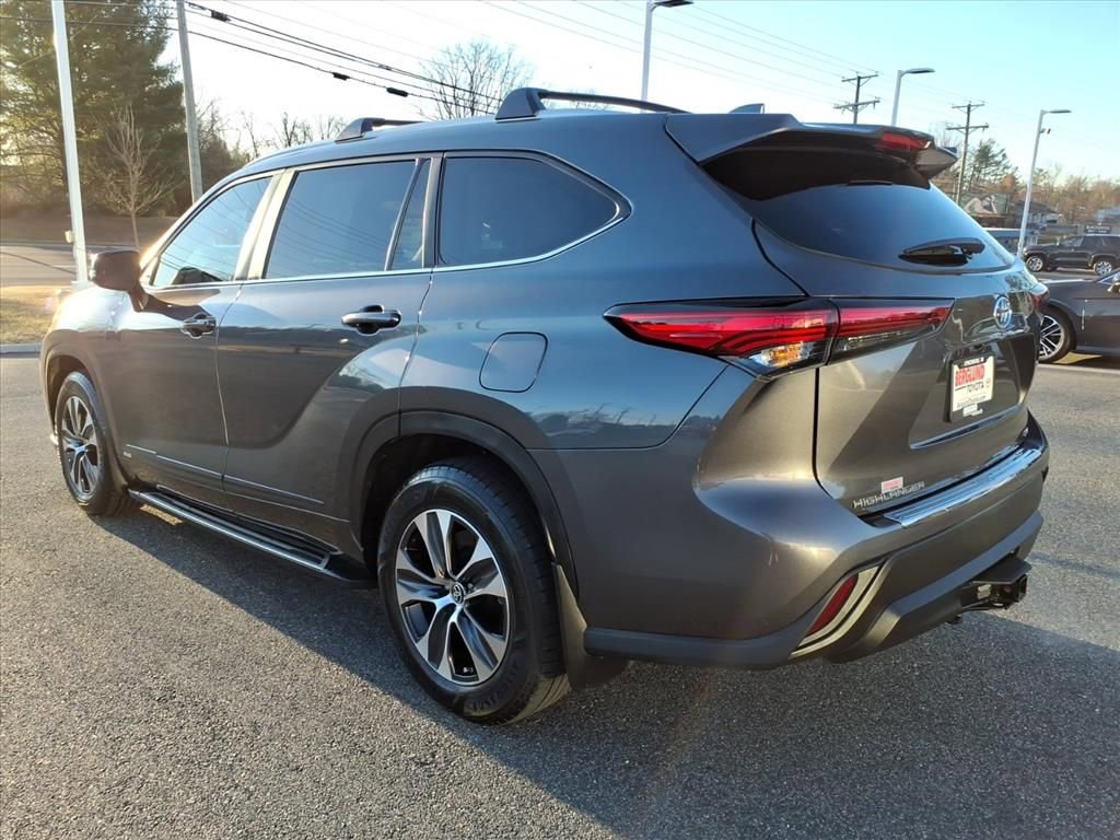 Used 2023 Toyota Highlander XLE image 12