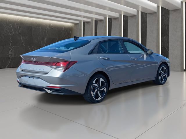 Used 2023 Hyundai Elantra SEL w/ Convenience Package image 6