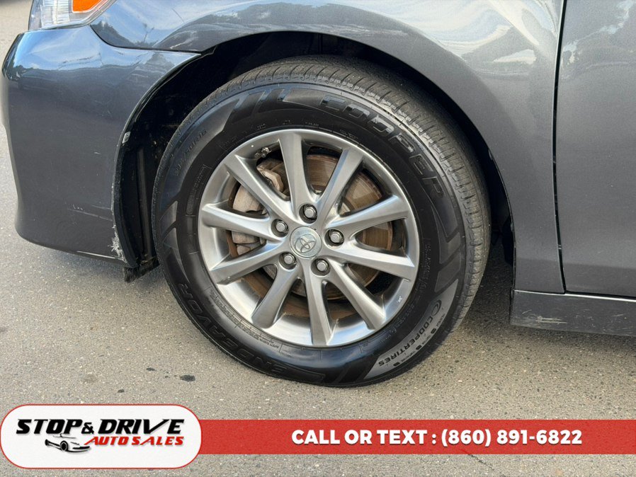 Used 2011 Toyota Camry Hybrid w/ Leather Pkg FWD image 9