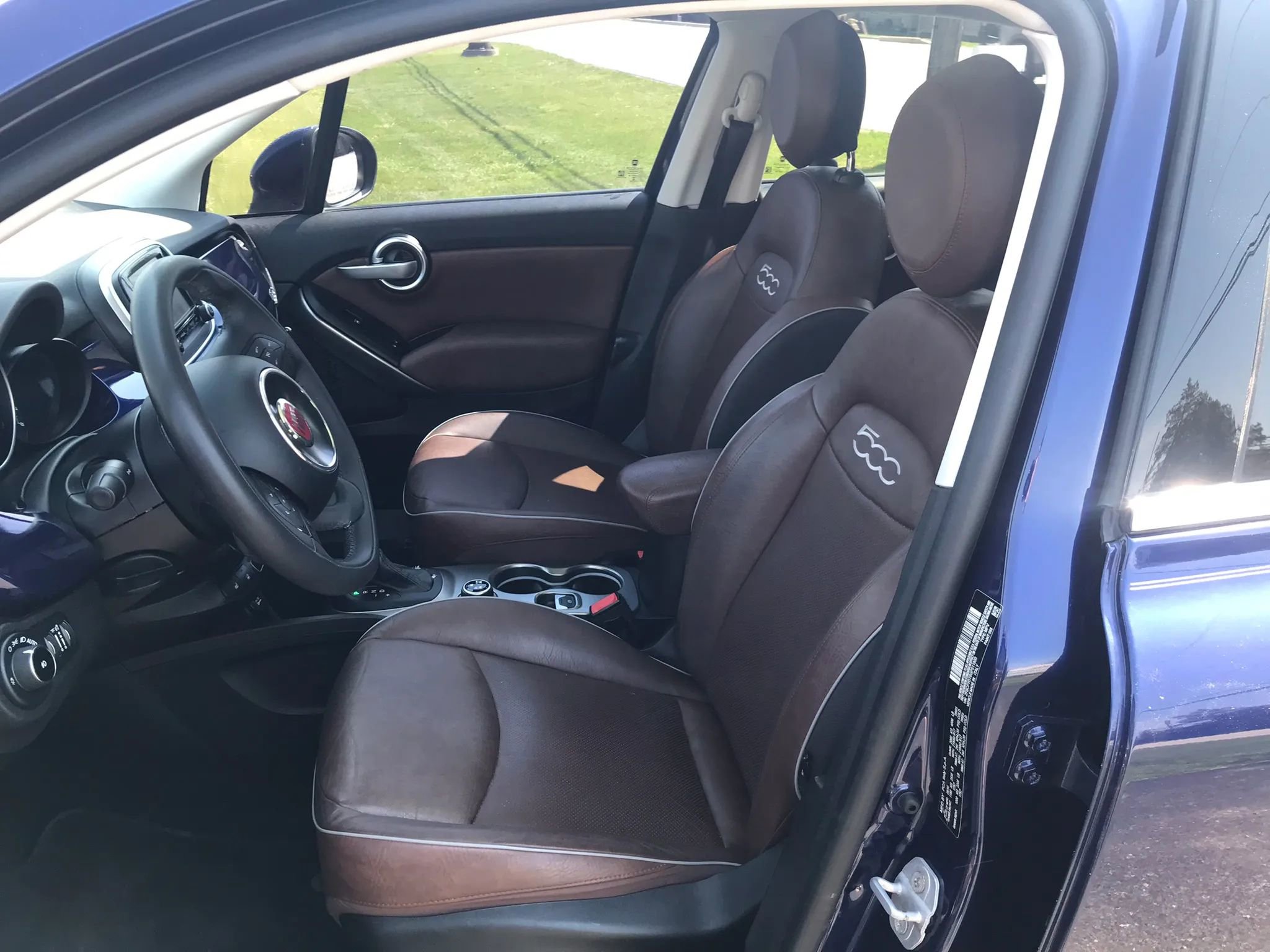 Used 2016 FIAT 500X Lounge image 2