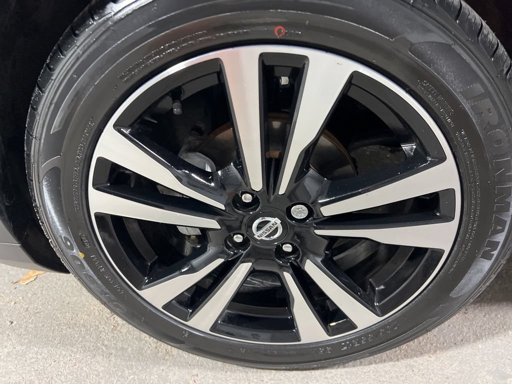 Used 2020 Nissan Kicks SV FWD image 34