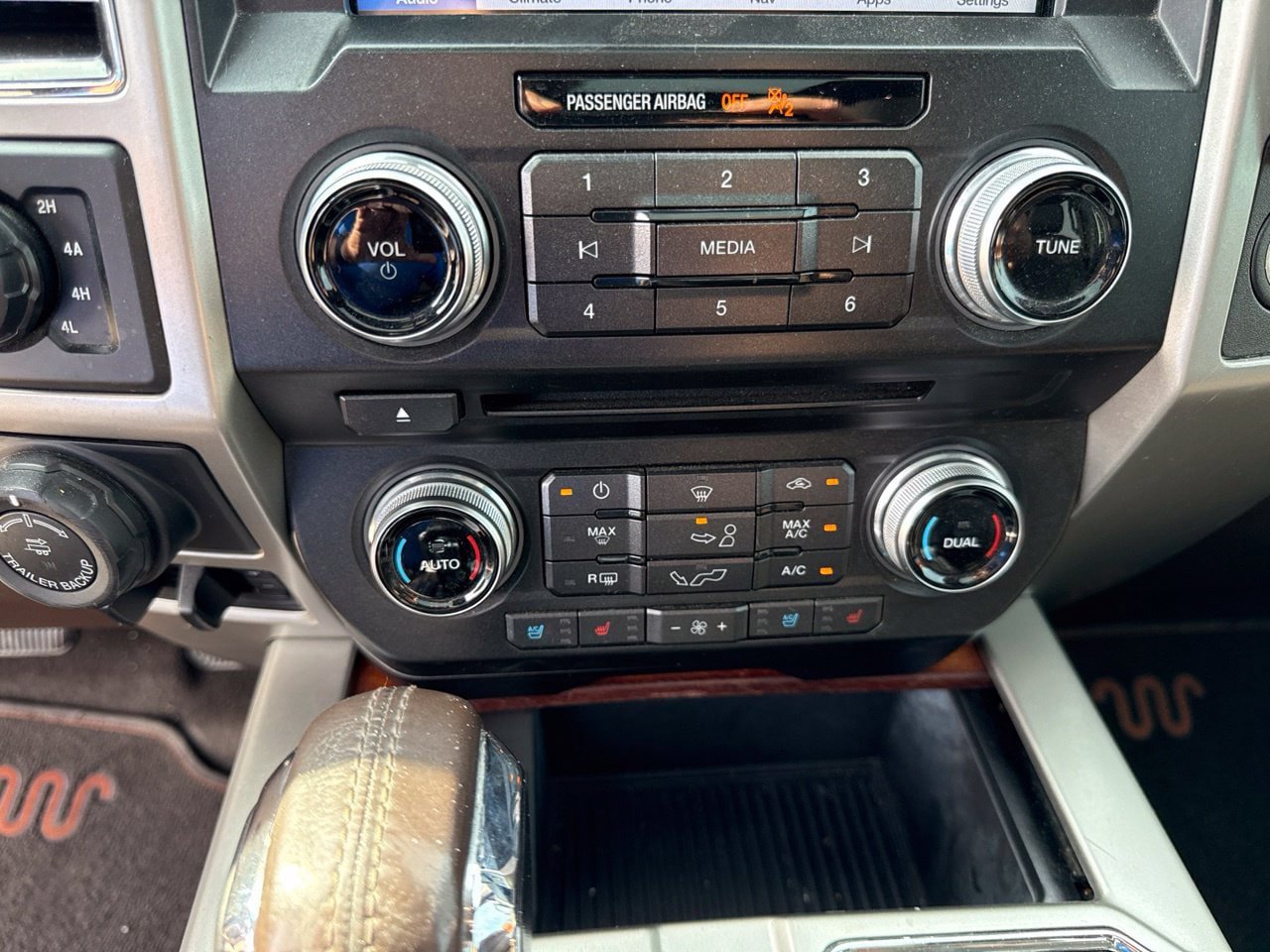 Used 2017 Ford F150 King Ranch w/ Equipment Group 601A Luxury AWD/4WD image 25