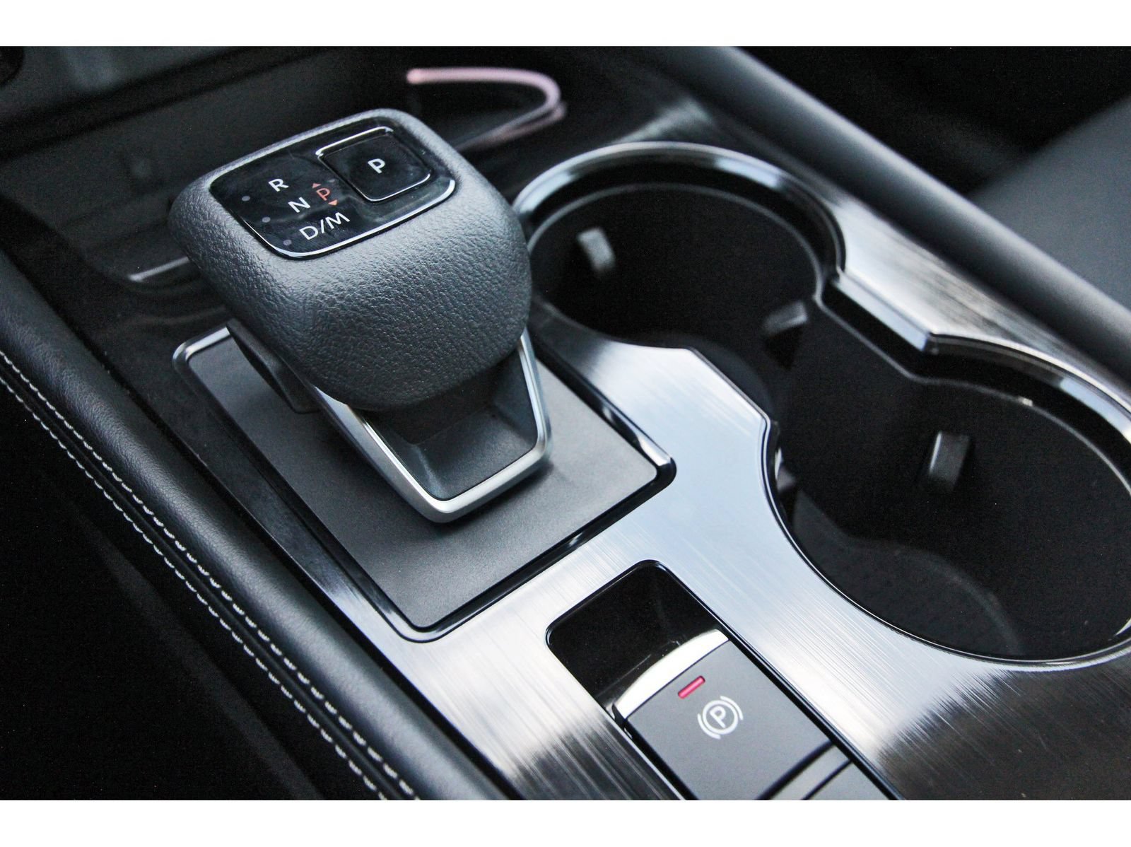 Certified 2025 Nissan Rogue Platinum w/ Tech Package FWD image 28