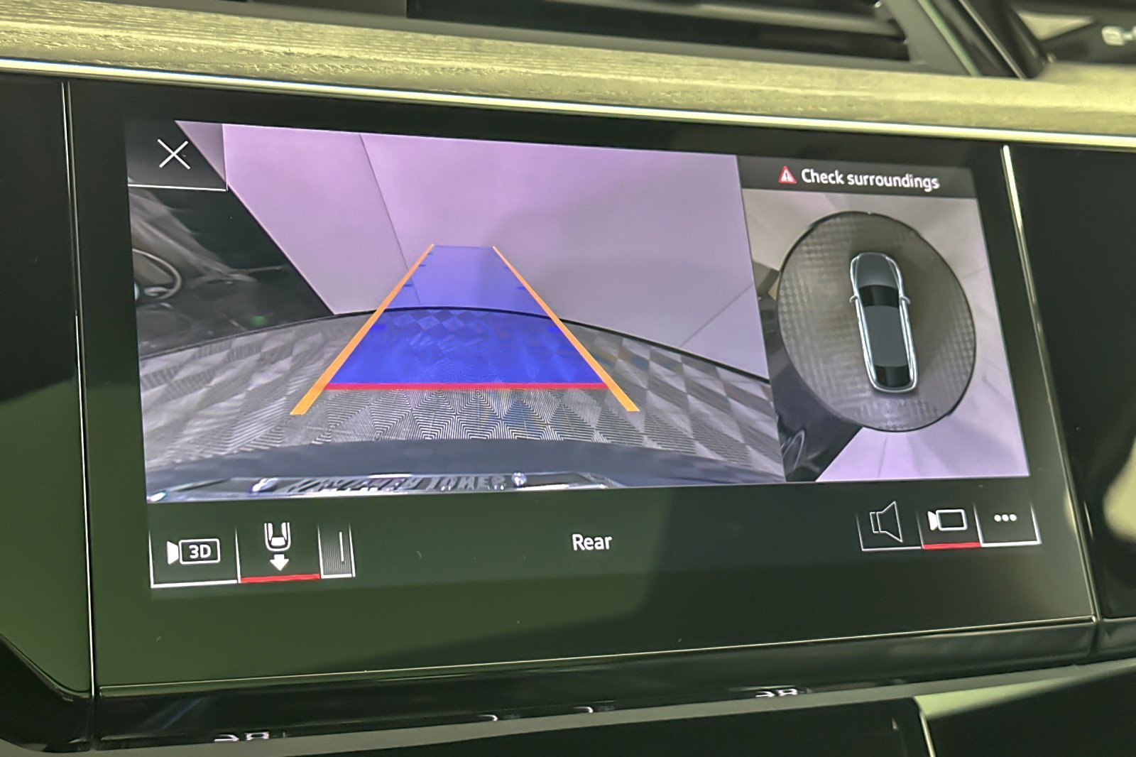 Used 2023 Audi e-tron Prestige w/ Prestige Package image 19