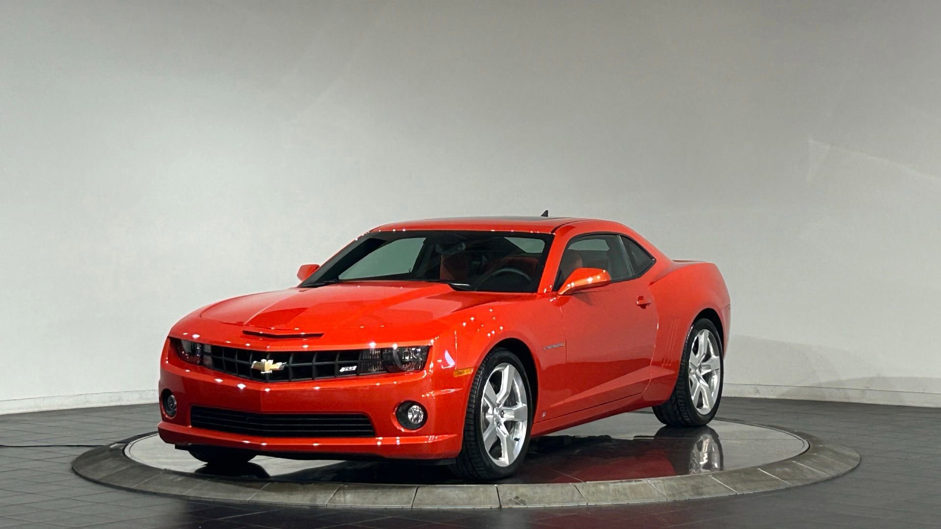 Used 2010 Chevrolet Camaro SS w/ Interior Accent Trim Package RWD image 5