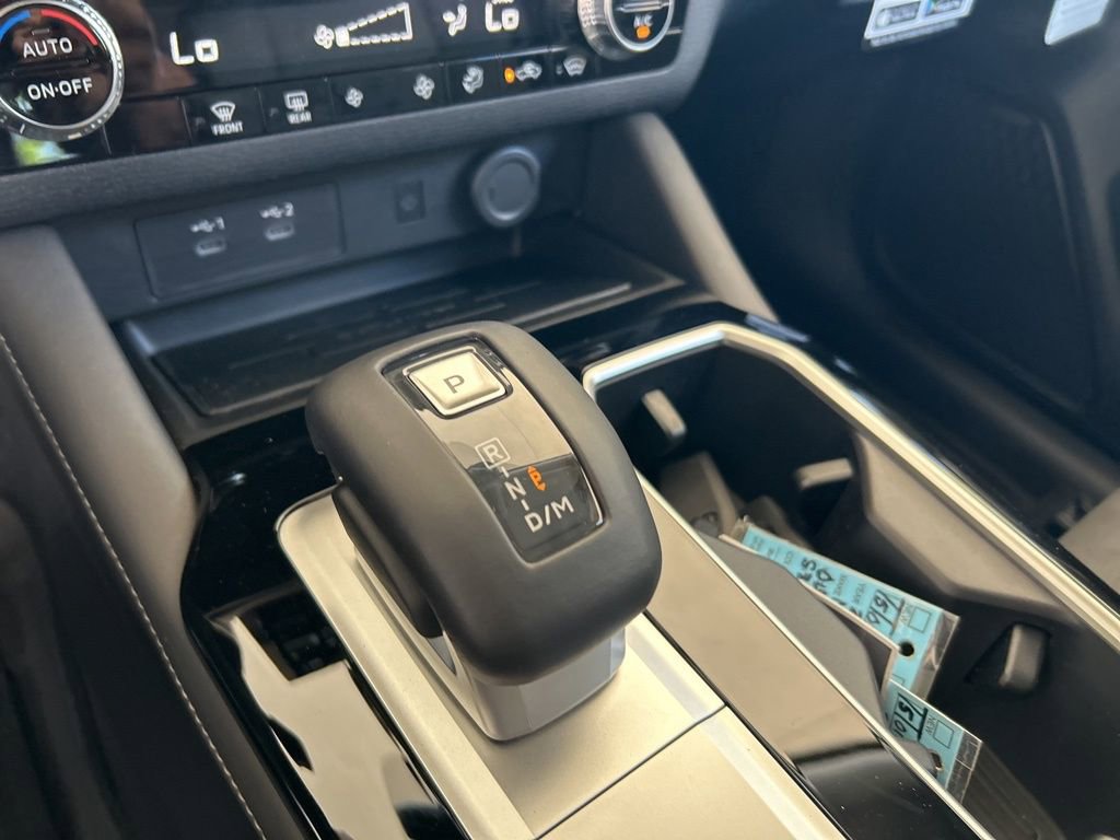 New 2025 Mitsubishi Outlander SE image 8
