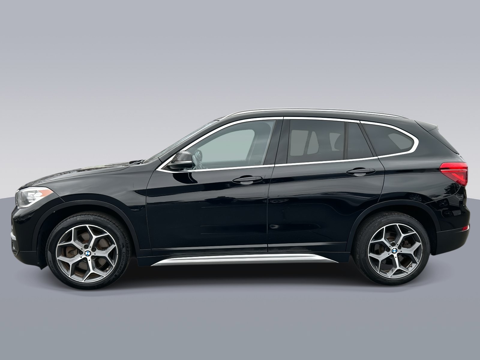 Used 2018 BMW X1 xDrive28i w/ Convenience Package AWD/4WD image 6