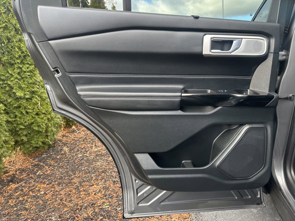 Used 2022 Ford Explorer ST w/ Equipment Group 401A image 9