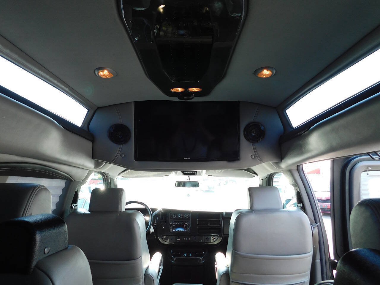 Used 2018 Chevrolet Express 2500 w/ Enhanced Convenience Package RWD image 64