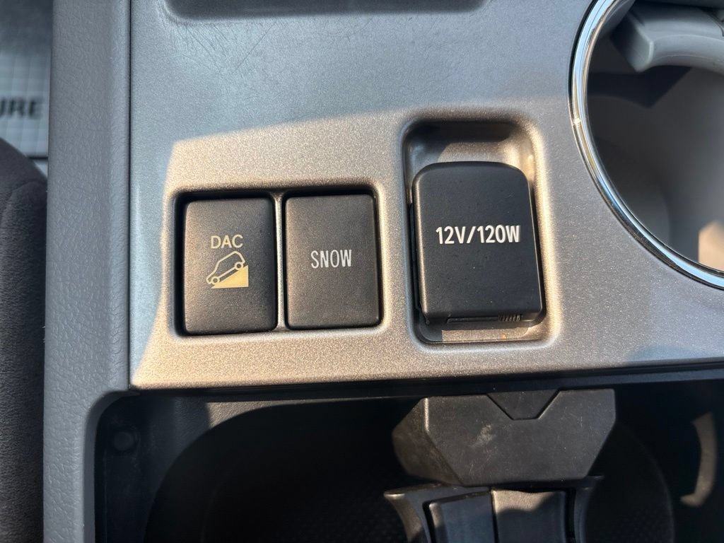 Used 2013 Toyota Highlander 4WD w/ Cold Weather Pkg image 28